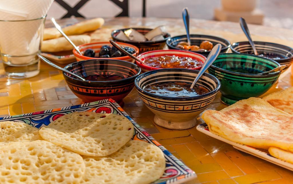 Tazrou 里亚德苏塔尼旅馆酒店 外观 照片